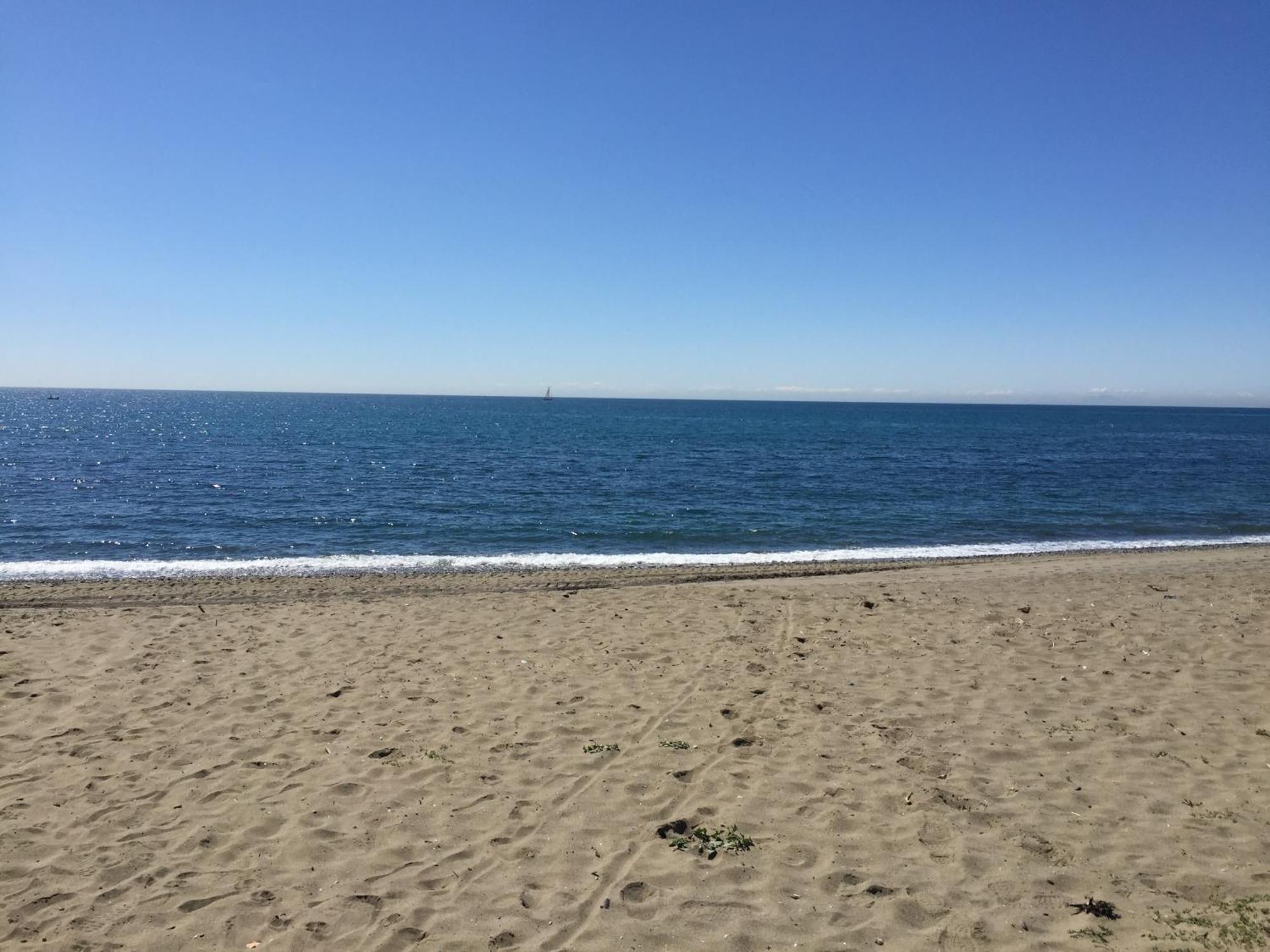 Beachside Estepona Exterior photo