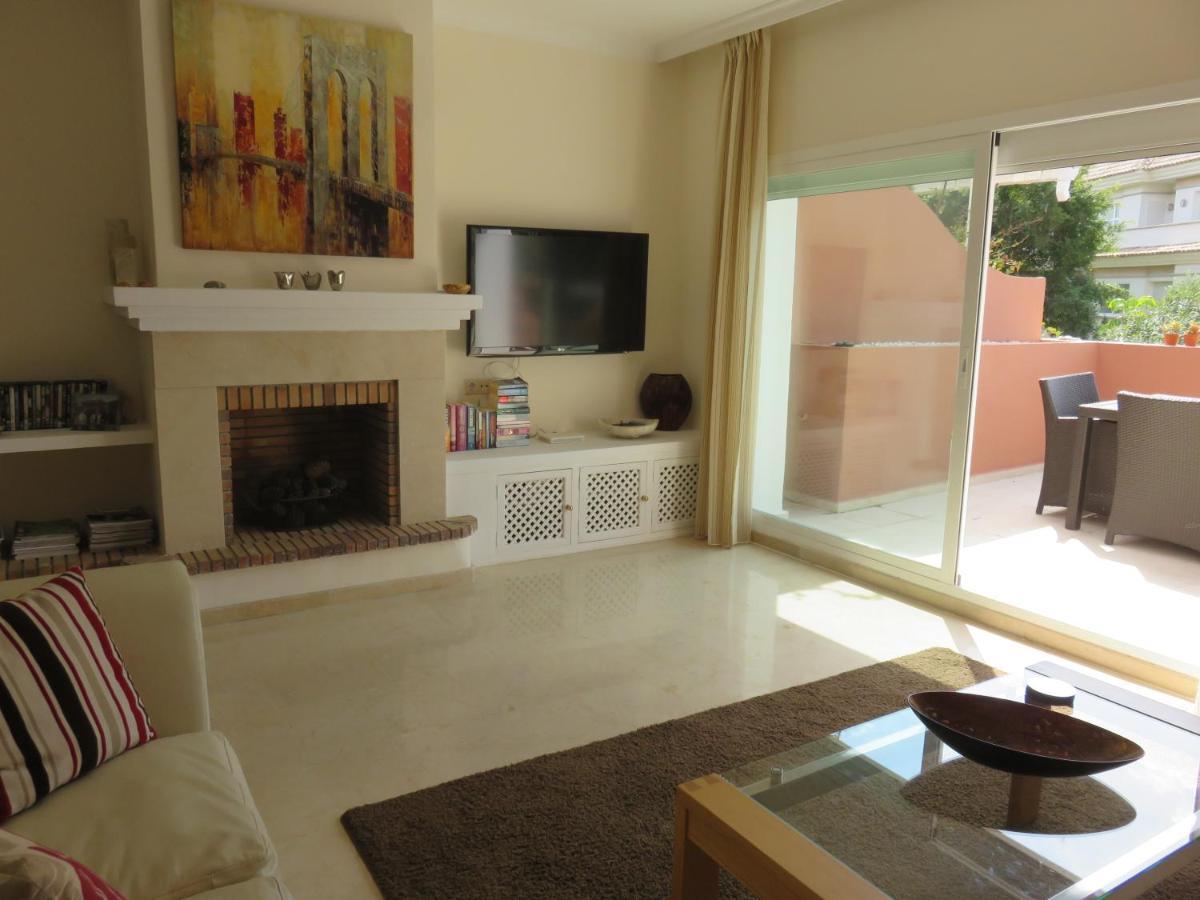 Beachside Estepona Exterior photo